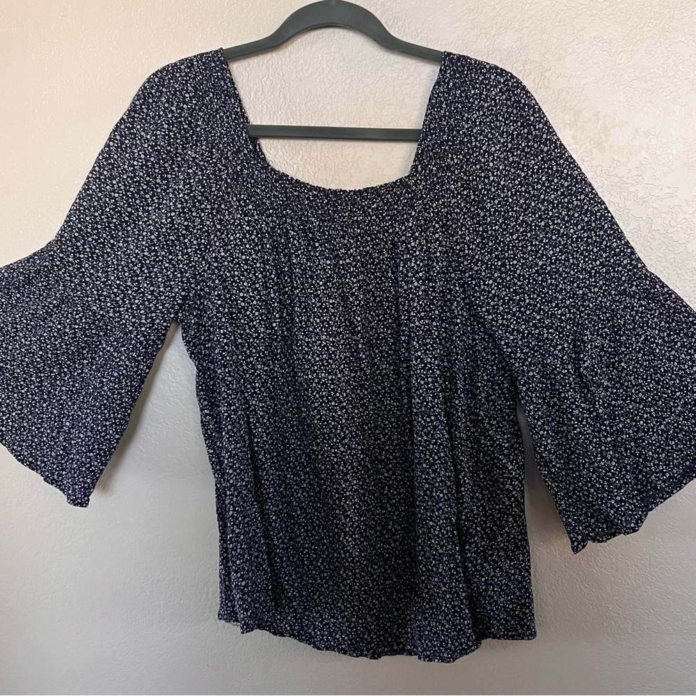 Available- Chaps women’s crinkled floral top